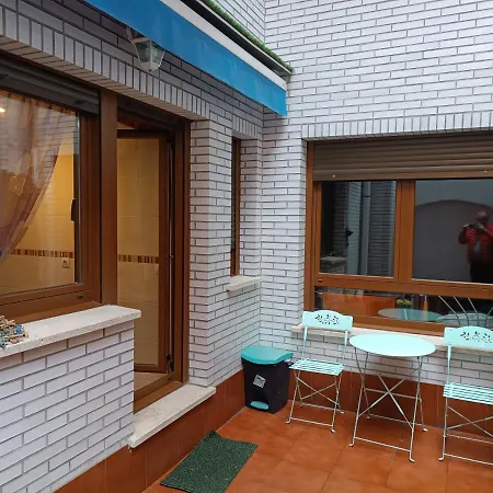 Karmelo Junto Al Metro * Бильбао